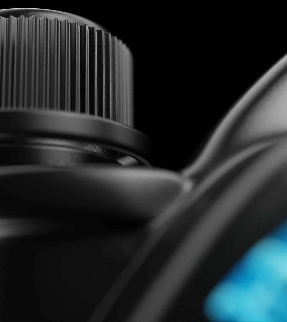 Macro of the Hi-Lube neck, tamper ring and shoulder